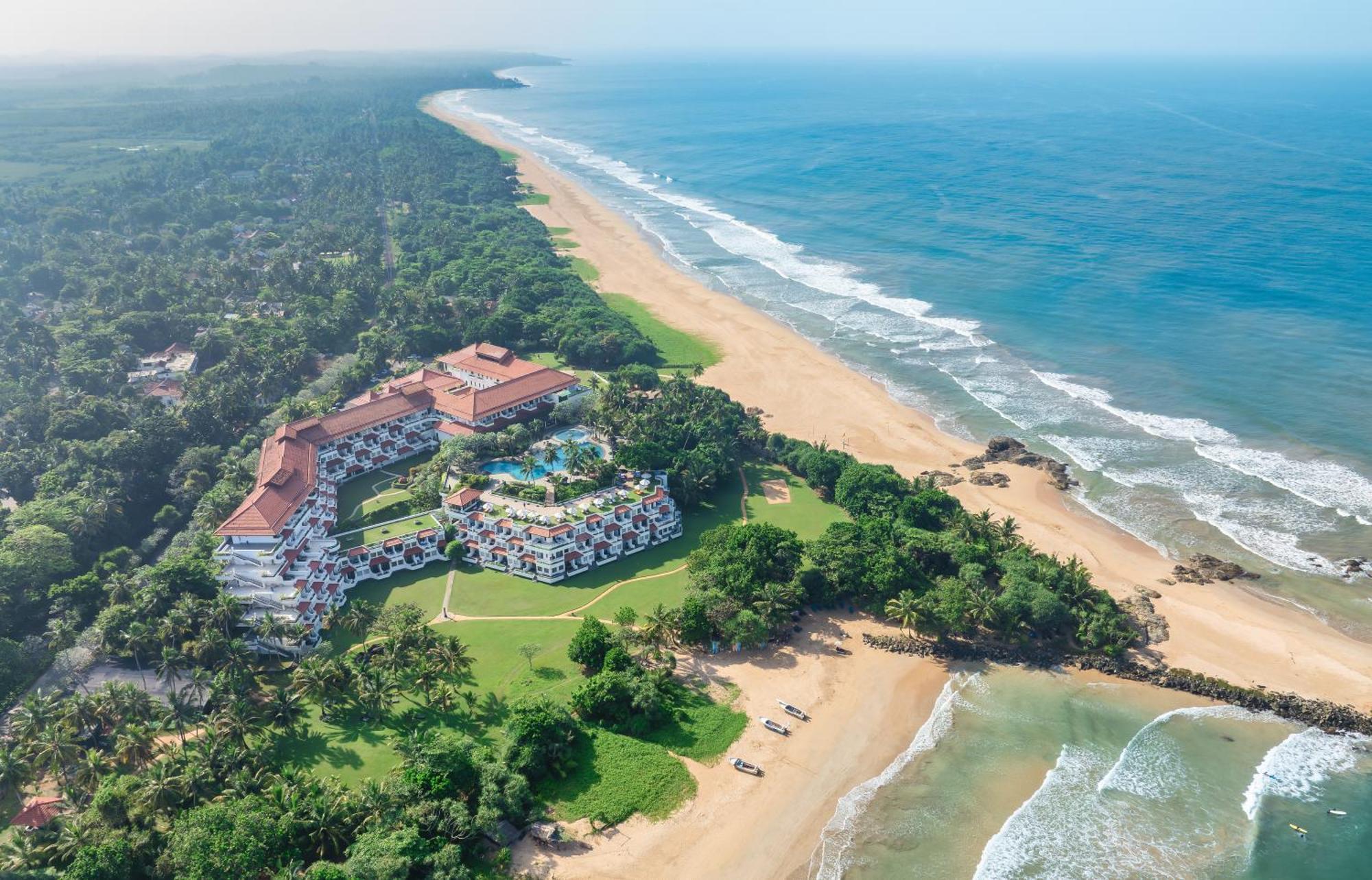 Taj Bentota Resort & Spa Exterior photo