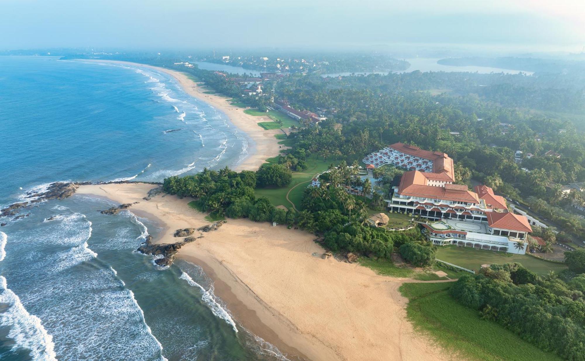 Taj Bentota Resort & Spa Exterior photo