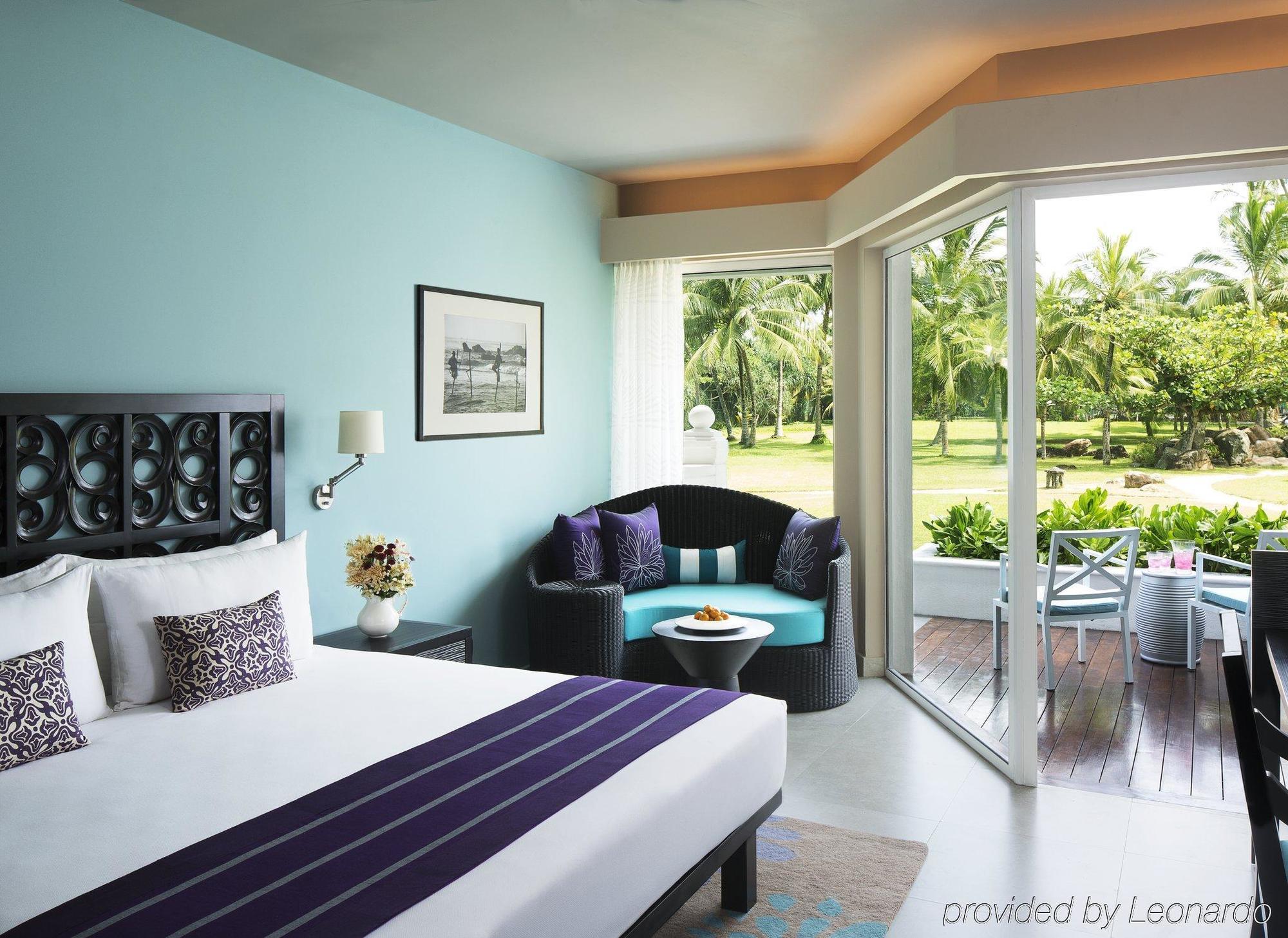 Taj Bentota Resort & Spa Exterior photo
